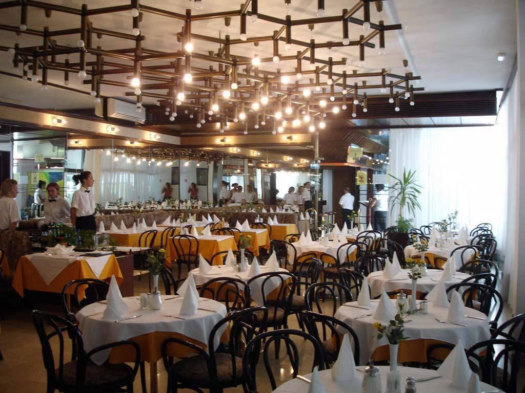 Hotel Adriatic Omišalj Oda fotoğraf